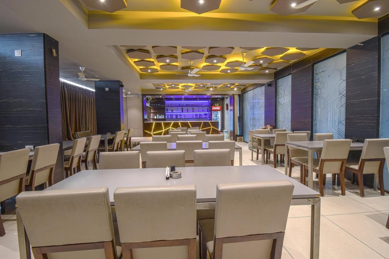 Hotel Ravikiran コールハープル エクステリア 写真