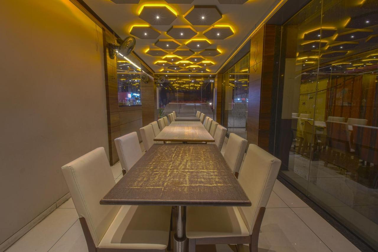 Hotel Ravikiran コールハープル エクステリア 写真